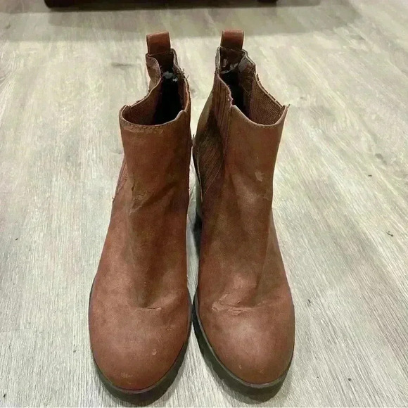 Sam & Libby Brown Faux Leather Ankle Booties - Picture 3 of 9